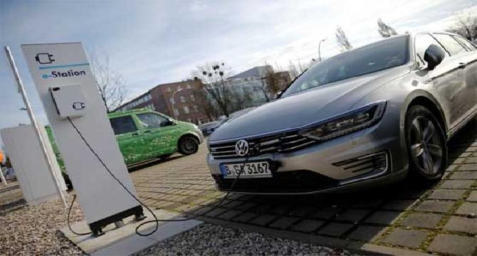 Electric car charging station companies issue warning over VW settlement