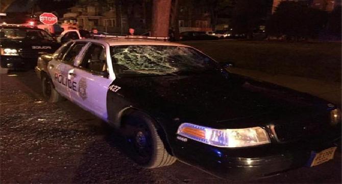 Violent protests erupt in Milwaukee after police kill armed suspect