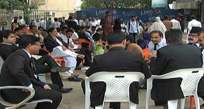 Hearings of high-profile cases postponed as Karachi lawyers strike against Mardan court blast