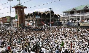 Kashmiris conduct referendum march on Pakistan's Independence Day