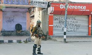 Kashmiris observe India's independence day as Black Day