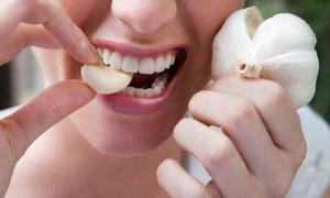GARLIC- a natural remedy to lower your body CHOLESTROL